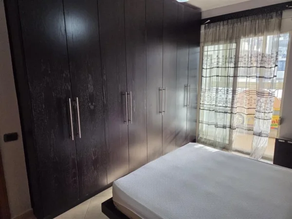 Tirane, jepet me qera apartament 2+1 Kati 6, 106 m² 700 € (selvia)