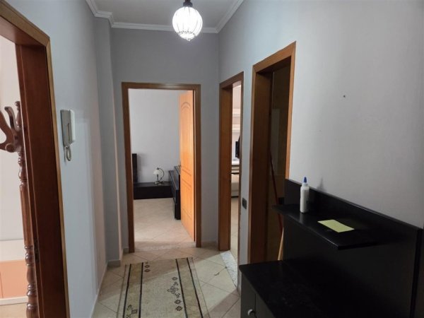 Tirane, jepet me qera apartament 2+1 Kati 6, 106 m² 700 € (selvia)