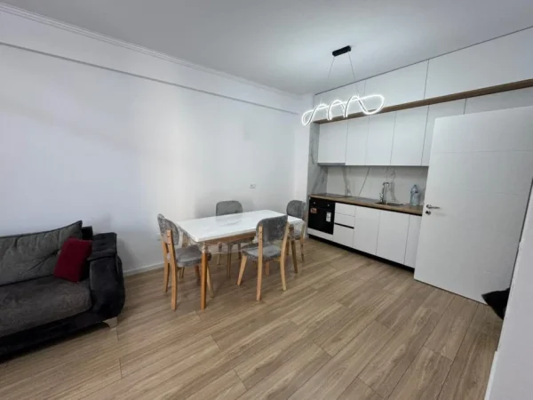 Tirane, jepet me qera apartament 1+1 Kati 5, 70 m² 