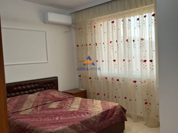 Tirane, jepet me qera apartament 2+1+Ballkon Kati 8, 110 m² 677 € 