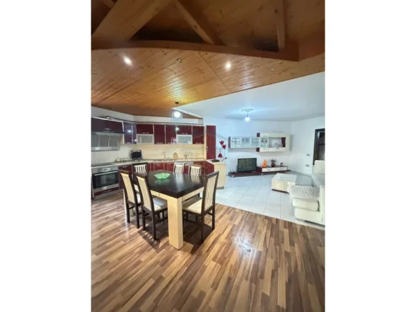 Tirane, jepet me qera apartament 2+1 Kati 2, 160 m² 500 €