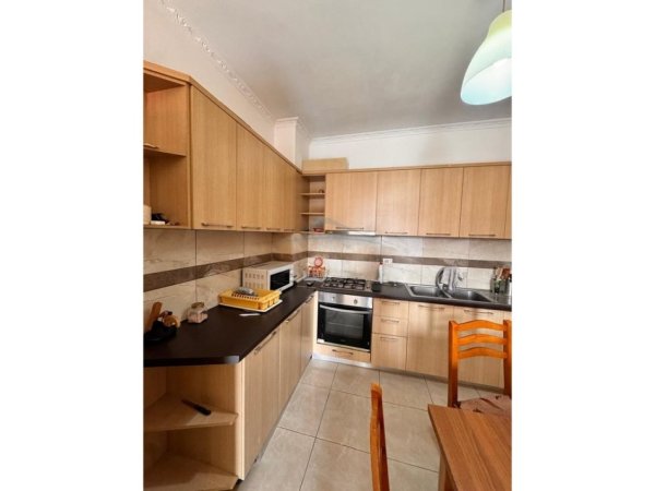 Tirane, jepet me qera apartament 2+1 Kati 8, 97 m² 450 € 