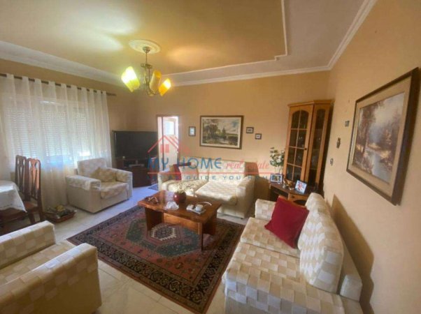 Tirane, jepet me qera apartament 3+1+Ballkon Kati 6, 100 m² 520 € (Rruga Fortuzi)