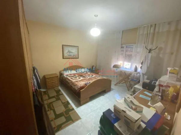 Tirane, jepet me qera apartament 3+1+Ballkon Kati 6, 100 m² 520 € (Rruga Fortuzi)