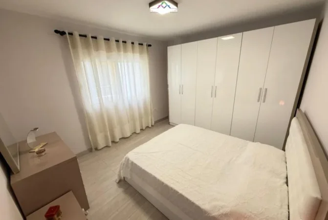 Tirane, jepet me qera apartament 1+1+Ballkon Kati 4, 50 m² 650 € (Rruga e Elbasanit)