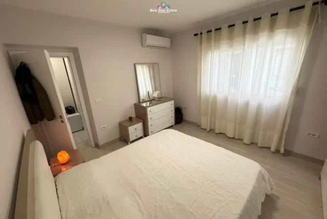 Tirane, jepet me qera apartament 1+1+Ballkon Kati 4, 50 m² 650 € (Rruga e Elbasanit)