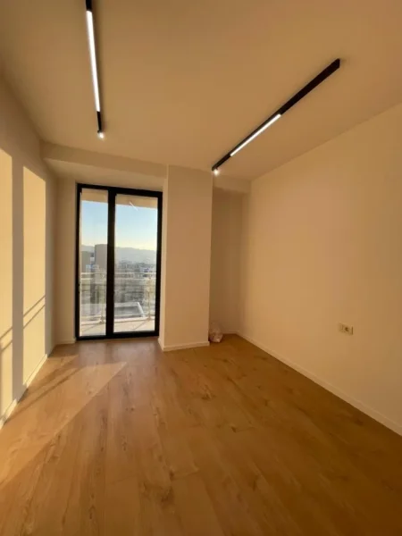 Tirane, jepet me qera zyre Kati 11, 93 m² 1.000 € (Rr.Mine Peza)