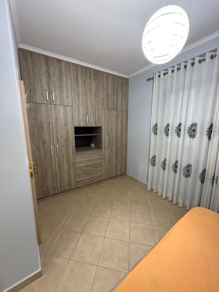 Tirane, jepet me qera apartament 2+1 Kati 8, 112 m² 500 € (Astir)