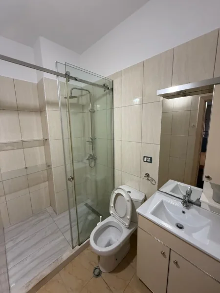 Tirane, jepet me qera apartament 2+1 Kati 8, 112 m² 500 € (Astir)