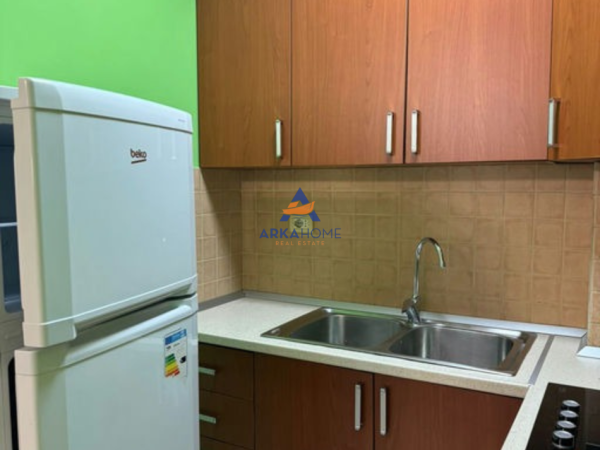 Tirane, jepet me qera apartament 1+1+Ballkon Kati 7, 63 m² 468 € 