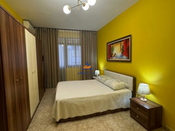 Tirane, jepet me qera apartament 1+1+Ballkon Kati 7, 63 m² 468 € 