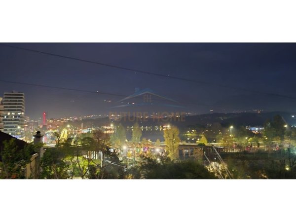 Tirane, jepet me qera apartament 2+1 Kati 2, 100 m² 900 € (Kopshti Zoologjik)