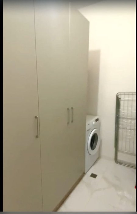 Tirane, jepet me qera apartament 1+1 Kati 8, 65 m² 450 € (Rruga e Kavajes)