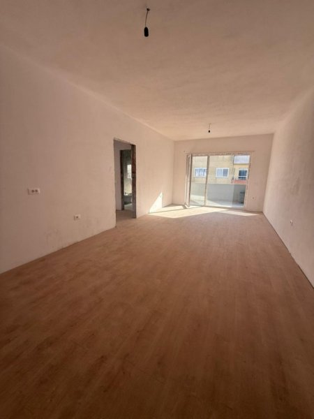 Tirane, shitet apartament 2+1 , 111 m² 100.000 € (Kamez)