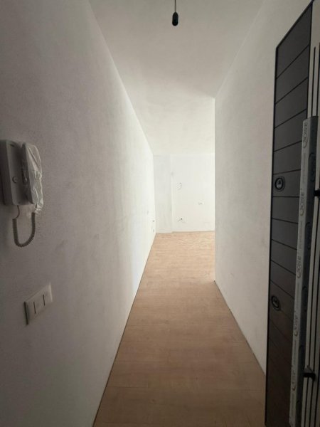 Tirane, shitet apartament 2+1 , 111 m² 100.000 € (Kamez)