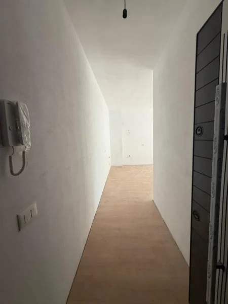 Tirane, shitet apartament 2+1 , 111 m² 100.000 € (Kamez)