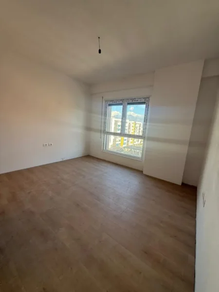 Tirane, shitet apartament 2+1 , 111 m² 100.000 € (Kamez)