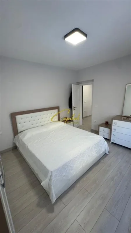 Tirane, jepet me qera apartament 1+1 Kati 4, 50 m² 650 € (RRUGA E ELBASANIT)