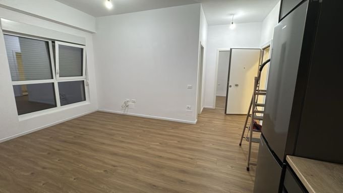 Tirane, jepet me qera apartament 1+1 Kati 7, 60 m² 300 € (rruga ali demi)