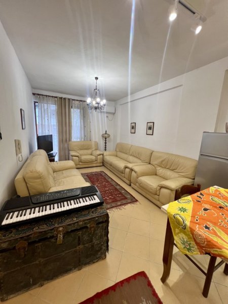 Tirane, jepet me qera apartament 1+1+Ballkon Kati 6, 52 m² 375 € (yzberishte)