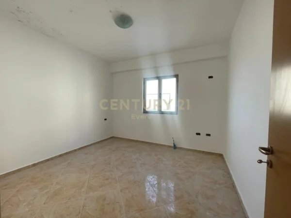 Tirane, shitet apartament Kati 3, 80 m² 120.000 € (Selite)