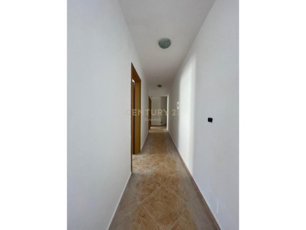 Tirane, shitet apartament Kati 3, 80 m² 120.000 € (Selite)