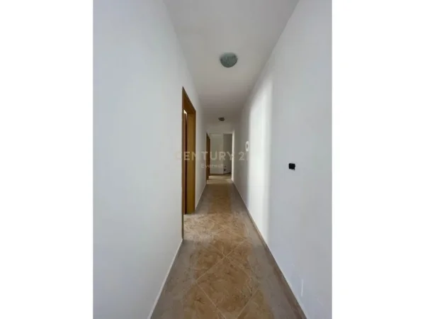 Tirane, shitet apartament Kati 3, 80 m² 120.000 € (Selite)