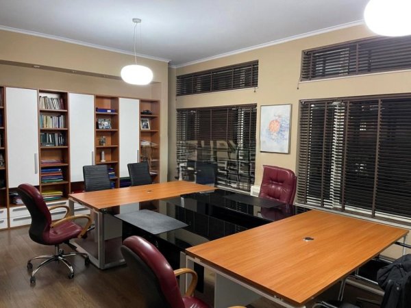 Tirane, jepet me qera zyre Kati 2, 78 m² 1.500 € (ISH EKSPOZITA)