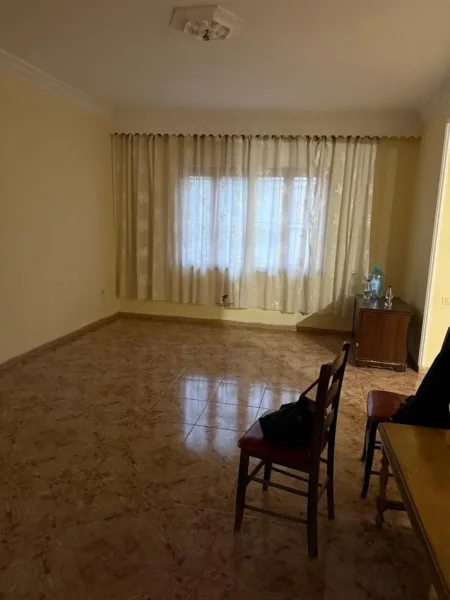 Tirane, jepet me qera Vile 3 Katshe , 1.500 m² 2.000 € (ALLIAS)