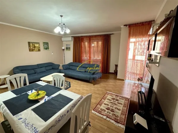Tirane, jepet me qera apartament 2+1 Kati 2, 100 m² 680 € (RRUGA E DIBRES)