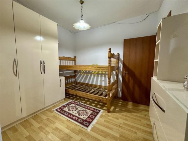 Tirane, jepet me qera apartament 2+1 Kati 2, 100 m² 680 € (RRUGA E DIBRES)