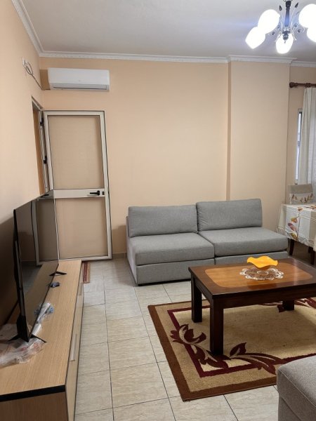 Durres, jepet me qera apartament 2+1+Ballkon Kati 2, 107 m² 400 € (Rruga Hysen Myshketa)