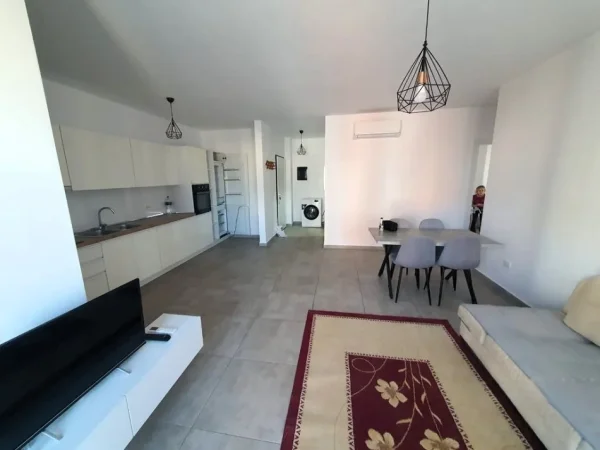 Tirane, jepet me qera apartament 2+1 Kati 6, 100 m² 600 € (Rezidenca Zirkon)