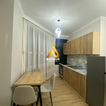 Tirane, jepet me qera apartament 1+1 Kati 7, 550 € (21 Dhjetori)