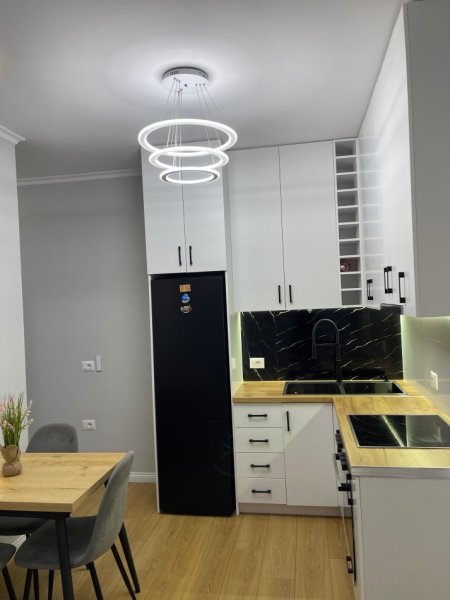 Tirane, shitet apartament 1+1+Ballkon Kati 1, 42 m² 119.000 € (Rruga Peti) Liqeni i Thate