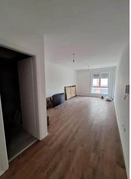 Tirane, jepet me qera zyre Kati 2, 40 m² 500 € (Myslym Shyri)