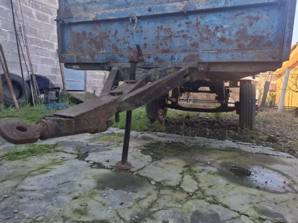 Divjake, shes rimorkio zetori gjermane