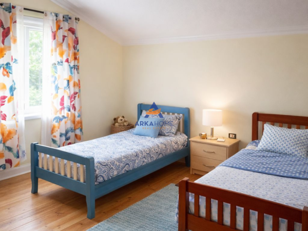 Tirane, jepet me qera apartament 2+1+Ballkon Kati 3, 100 m² 468 € 