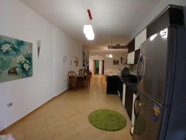 Tirane, jepet me qera apartament 2+1+Ballkon Kati 2, 80 m² 500 € 