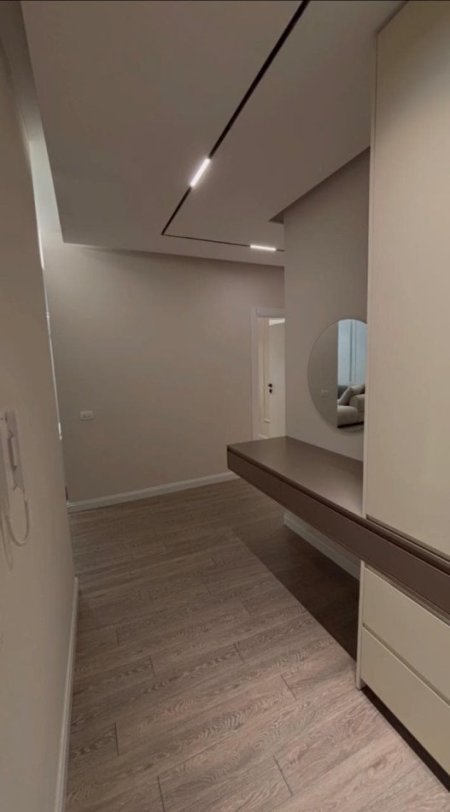 Tirane, jepet me qera apartament 2+1 Kati 1, 95 m² 1.100 € (Teg)