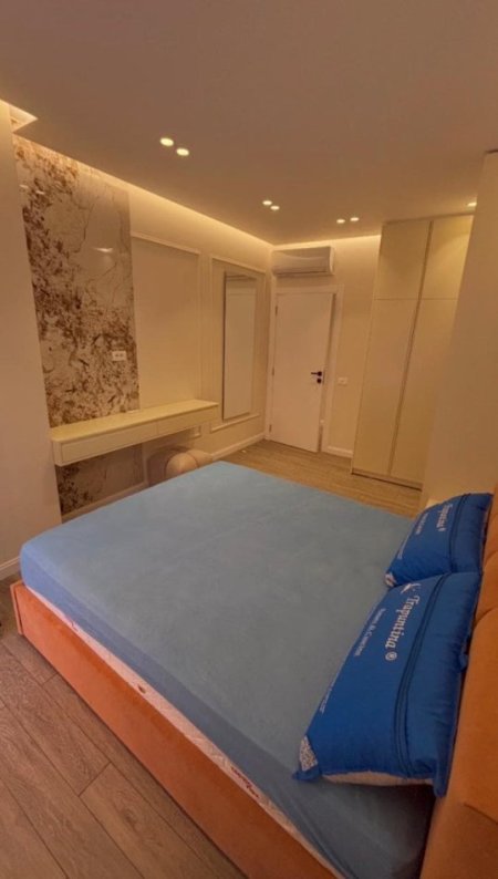 Tirane, jepet me qera apartament 2+1 Kati 1, 95 m² 1.100 € (Teg)