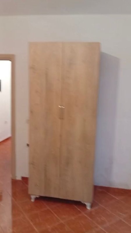Tirane, jepet me qera apartament 1+1 Kati 1, 65 m² 350 € (Rruga 5 Maj)