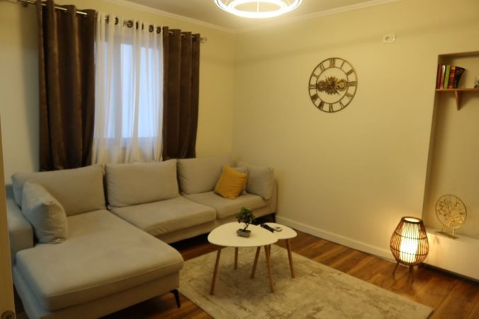 Tirane, jepet me qera apartament 2+1 Kati 4, 80 m² 600 € 
