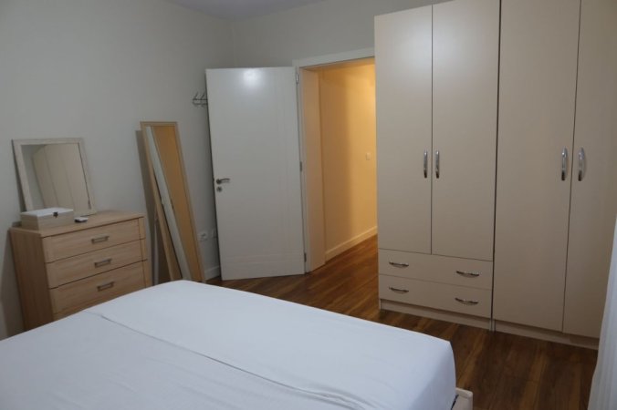 Tirane, jepet me qera apartament 2+1 Kati 4, 80 m² 600 € 