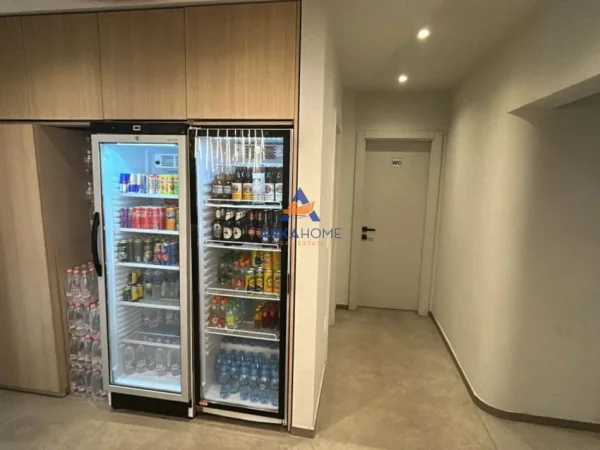 Tirane, shitet lokal Kati 0, 76 m² 330.000 € 