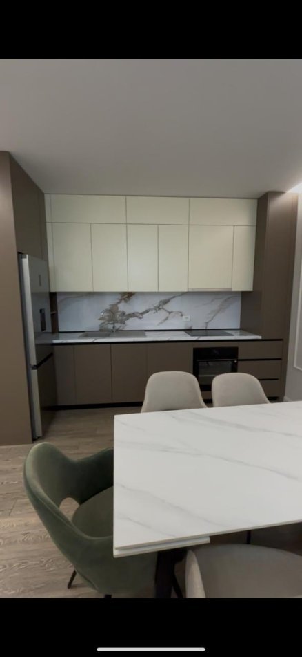 Tirane, jepet me qera apartament 2+1 Kati 1, 95 m² 1.100 € (Farke)