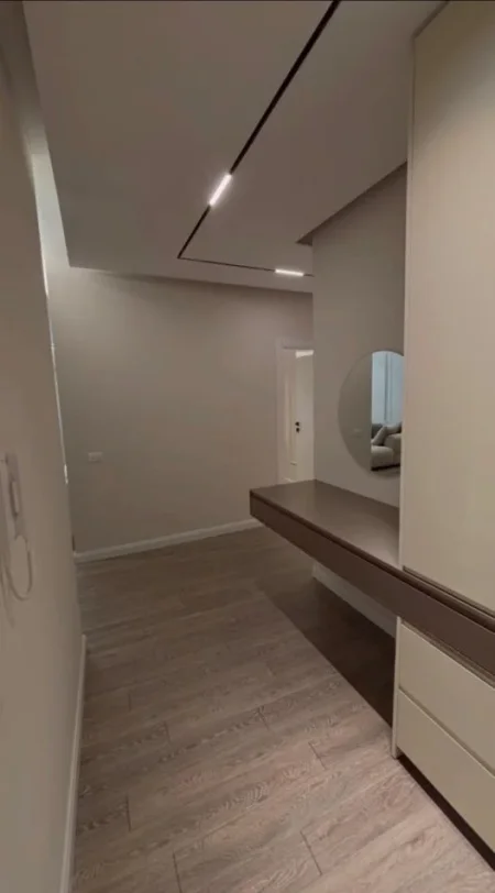 Tirane, jepet me qera apartament 2+1 Kati 1, 95 m² 1.100 € (Farke)