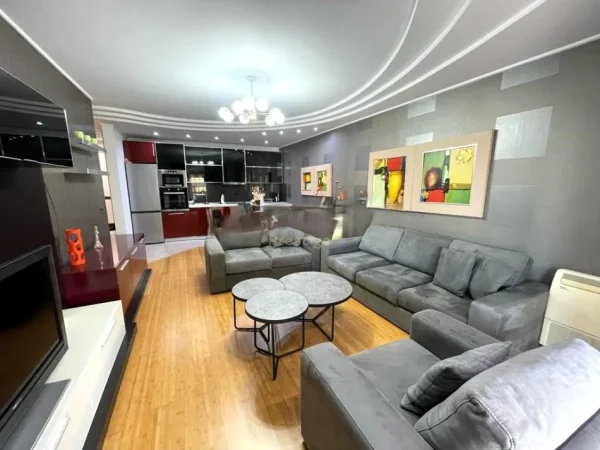 Tirane, jepet me qera apartament 2+1 Kati 7, 120 m² 1.000 € (PRANE AMBASADES AMERIKANE)