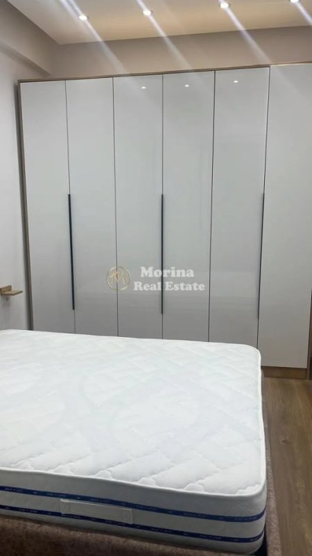 Tirane, jepet me qera apartament 1+1 Kati 7, 45 m² 400 € (Ali Demi)