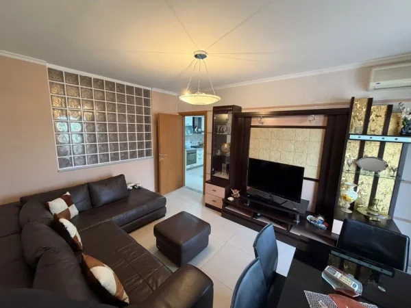 Durres, shitet apartament 2+1+Ballkon Kati 6, 83 m² 130.000 € (Durres, prane Hotel Adriatikut)